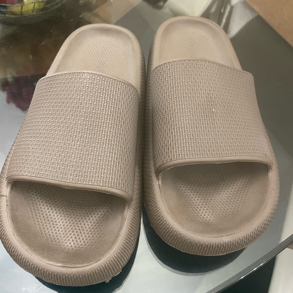 Bronx Pillow Comfortable Slide Sandals